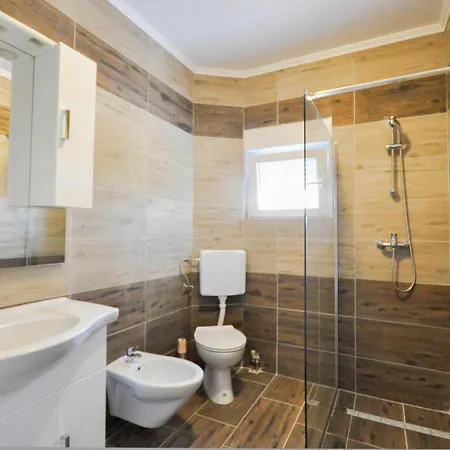 Lovely In Novigrad Novigrad Istria