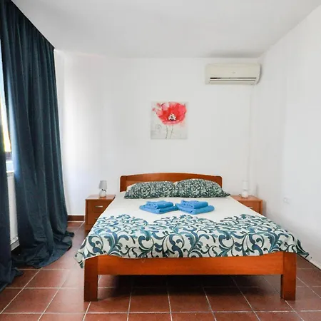 Apartment Lovely In Novigrad